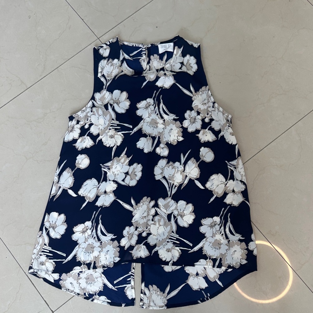 Sienna Sky Navy and Cream Floral Top